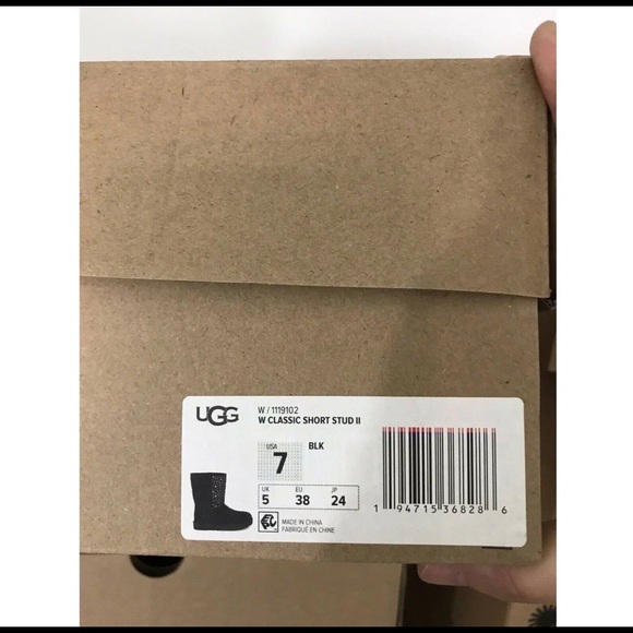 NIB UGG Woman's Classic Shorts Stud ll Boots SZ 7. - Picture 10 of 11